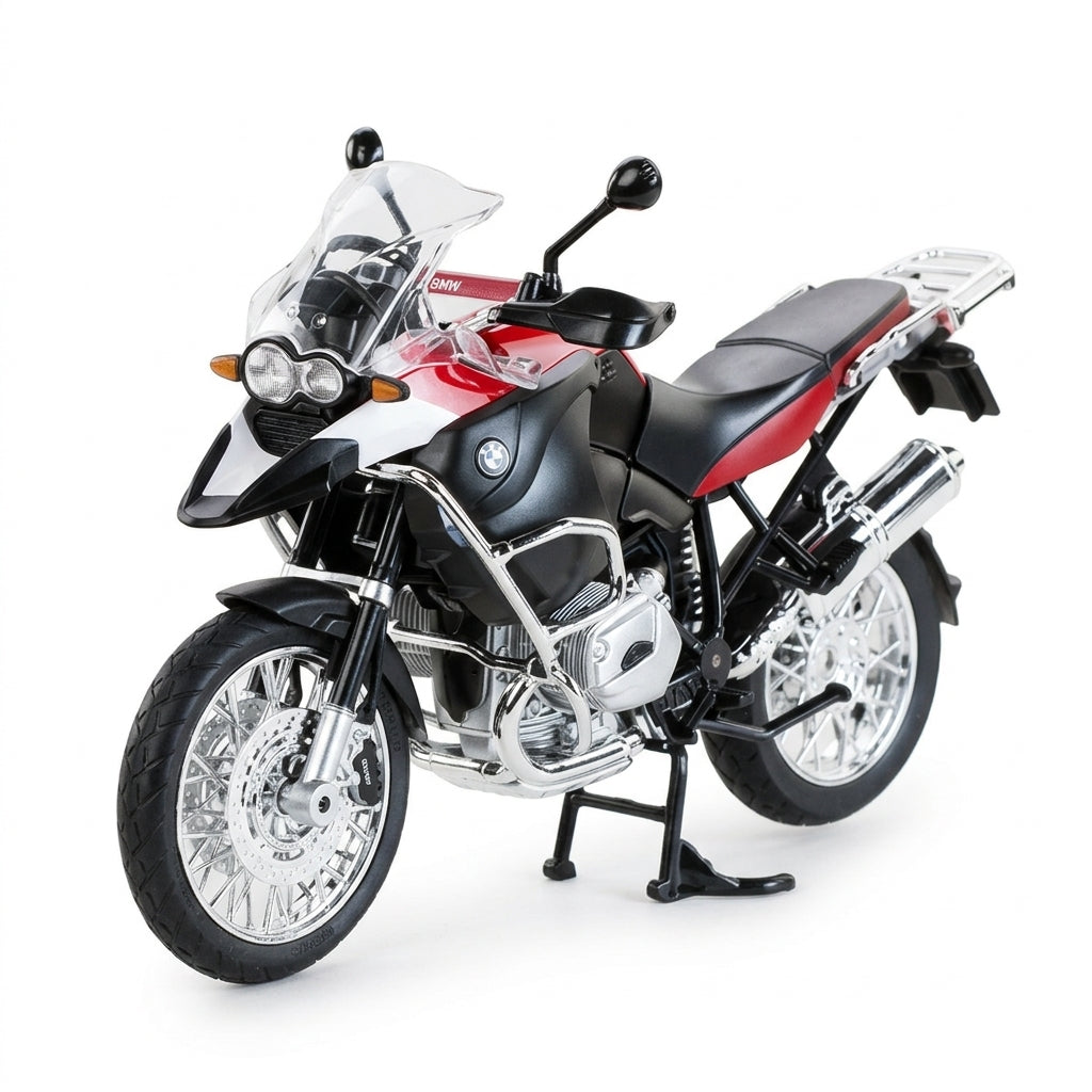 Metalni motor na postolju 1:9
