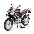 Metalni motor na postolju 1:9