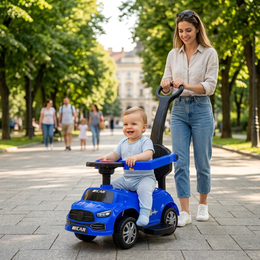 Auto guralica tamnoplava sa roditeljskom ručkom u parku sa majkom i detetom