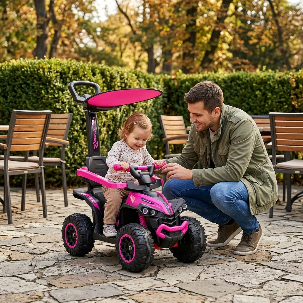Kvad guralica roze sa tendom i ručkom u bašti restorana dok devojčica uči da se odguruje
