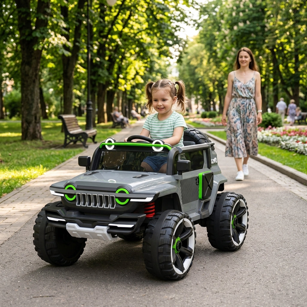 Džip na akumulator crni 4x4 na asfaltiranoj stazi u gradskom parku